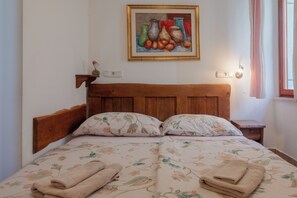 1 bedroom, in-room safe, travel cot, free WiFi