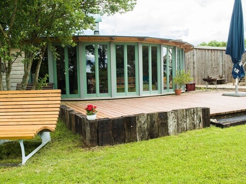 Ferienhof - Weites - Land, große FeWo mit Terrasse, Garten und Kinderspielplatz
