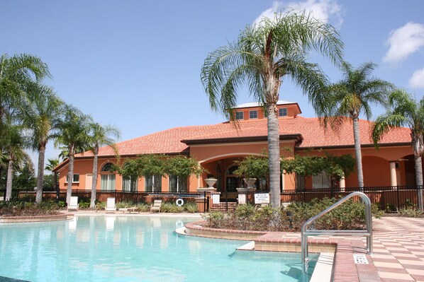 Ulkouima-allas, lämmitetty uima-allas