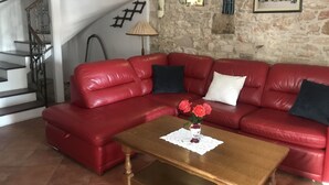 Smart TV, books - in a village with garden, air condition and barbecue (Valtura)