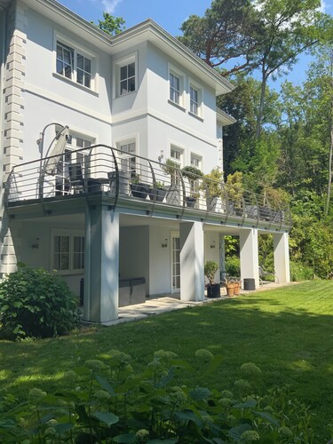 Modern apartment in spacious villa, 3,000 sqm property, south-facing slope, forest, WIFI