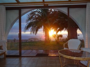 Interior - Großzüg. House with panoramic views of sea, mountains & valley + optional apartment (Tajuya)