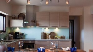 Coffee/tea maker, fridge, oven, dishwasher - Crete Thea Beachfront Escape With Pool & SeaViews (Chania)