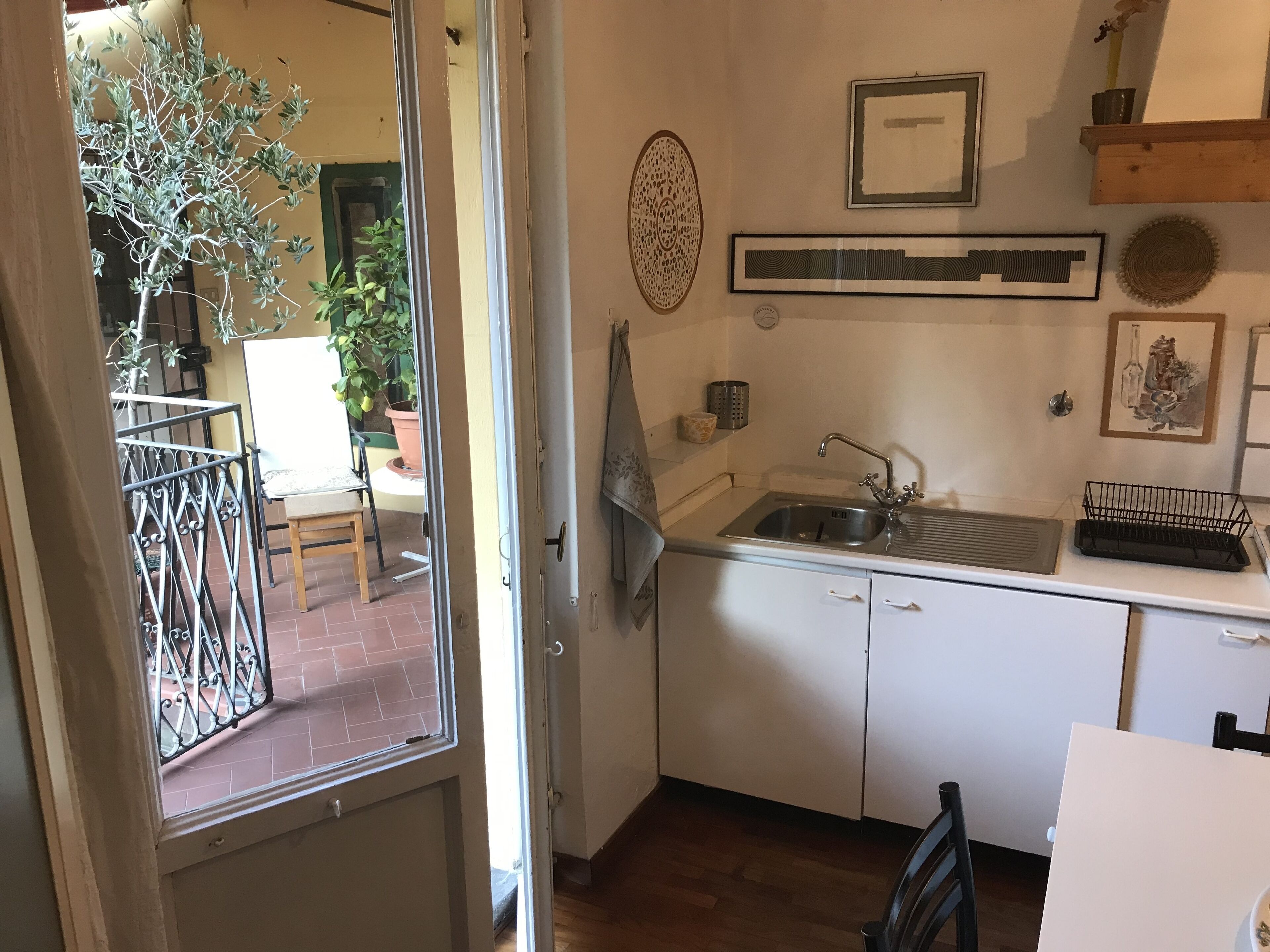 Central apartment-in silence and green of great charm