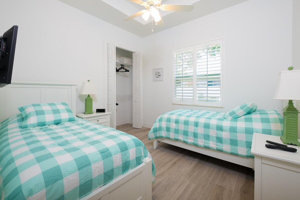Photo 4 of New build dream villa "Kristin" right in the heart of Naples