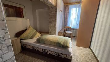 3 slaapkamers, reisbedje, gratis wifi, beddengoed