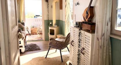 Buena Vista circus caravan, tiny house by the sea, glamping