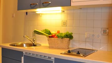 Fridge, microwave, coffee/tea maker, electric kettle