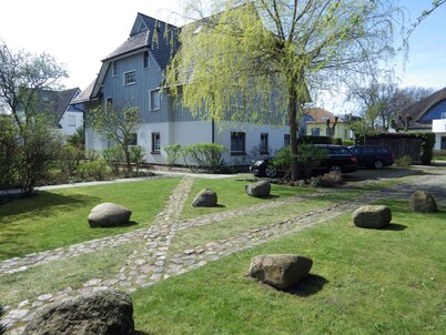 ground floor apartment with south-west terrace, central, near the beach
