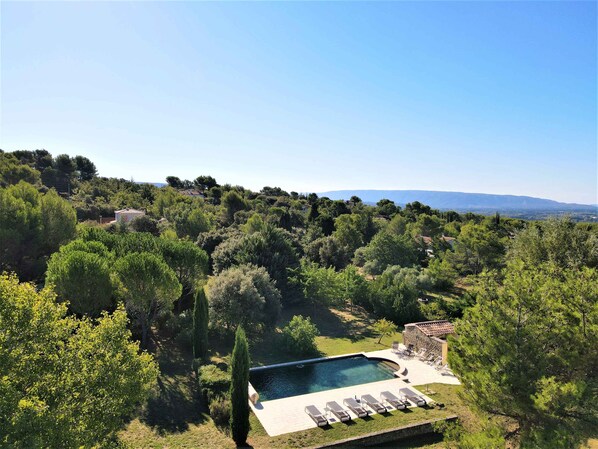 Outdoor pool, a heated pool - House / Villa - ISLE SUR LA SORGUE (L'isle-Sur-La-Sorgue)