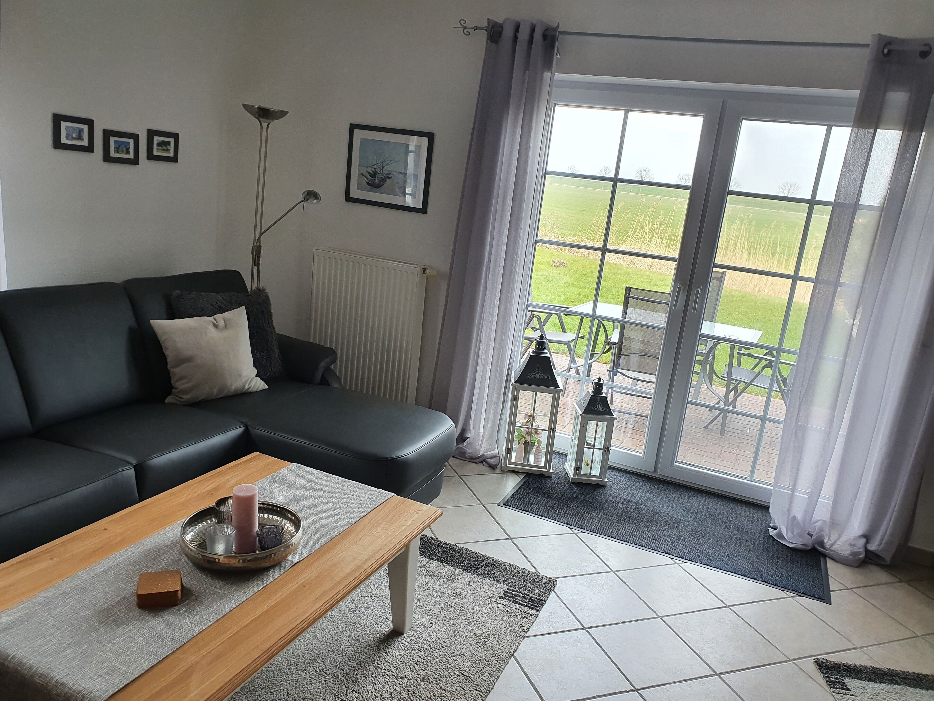 Comfortable holiday home near the beach in the seaside resort of Dornumersiel <br><br>