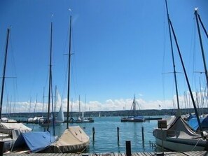 Marina - Enjoy holidays in a prime location in Konstanz, the holiday in the south right on the shore (Konstanz)