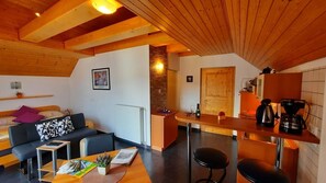 Interior - cozy studio apartment in chalet style, incl. Parking, WiFi and much more. (Zgornje Gorje bei Bled)