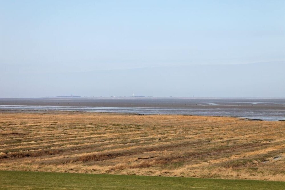 2-room holiday apartment in Cuxhaven-Duhnen with sea view from the sunny balcony