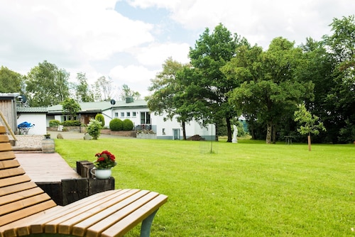 Ferienhof - Weites - Land, large apartment with terrace, garden and children's playground