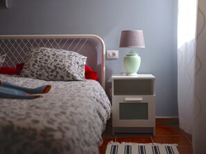 2 dormitorios, tabla de planchar con plancha, wifi y ropa de cama