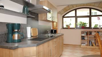 Réfrigérateur, micro-ondes, lave-vaisselle, cafetiÚre/bouilloire