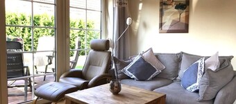  yksikerroksinen rauhallinen huoneisto, jossa on puutarha keskeisellä paikalla Greetsiel