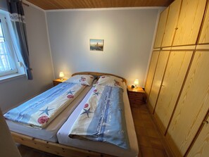 2 Schlafzimmer, Bügeleisen/Bügelbrett, kostenloses WLAN, Bettwäsche