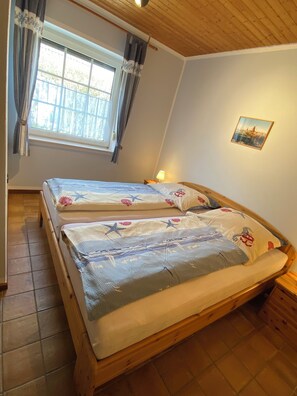 2 habitaciones, tabla de planchar con plancha y wifi gratis 