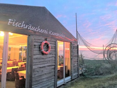 'Uns Hus' with terrace and small garden; Wlan; Internet-TV close to the beach and quiet 