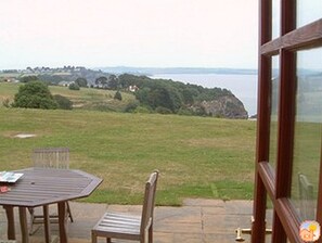 Outdoor dining - Two story cottage with magnificent sea views across St Austell Bay towards Fowey (St Austell)