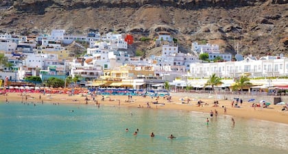 Charming, modern apartment with terrace, directly on the sea, free WiFi