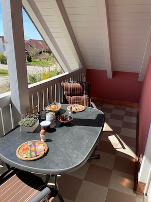 Outdoor dining - Your vacation home at the geographical center of Bavaria (Kipfenberg)