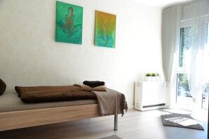 2 bedrooms, in-room safe, iron/ironing board, free WiFi - Apartment historic Soutyhof 16 **** Saarlouis - arrive and feel good (SLS)