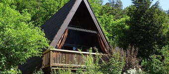 Natur pur: Helles Komforthaus zwischen Badesee und Wald, mit sonniger XXL-Loggia