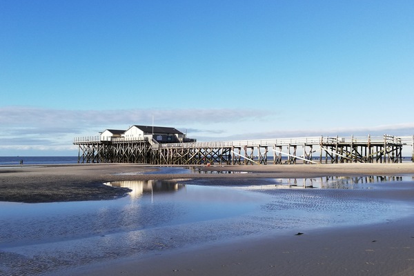 Restaurant über dem Meer in St. Peter-Ording.