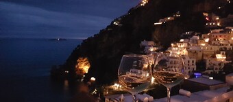 Elegant and central villa with private gated parking in Positano