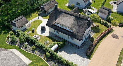 Vacation home "Zeitlos": office, sauna, fireplace up to 6 persons - in 350m beach & Bodden