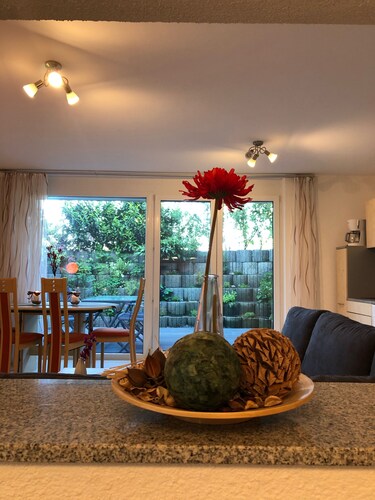 FeWo in ruhiger Lage mit schöner Terrasse nahe Bodensee u. Messe Friedrichshafen