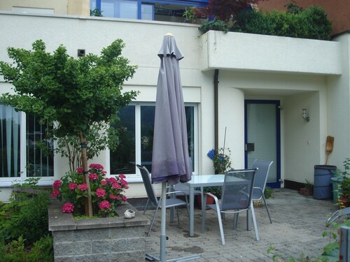 grosszügiges 1-Raum Apartment (65 qm) mit Küche, separatem Badezimmer mit Dusche