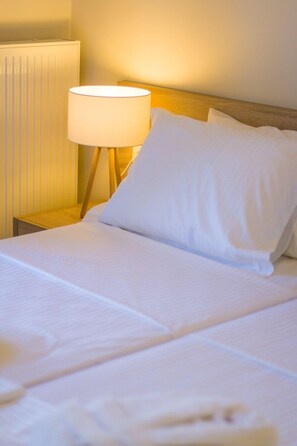 4 bedrooms, iron/ironing board, travel crib, free WiFi