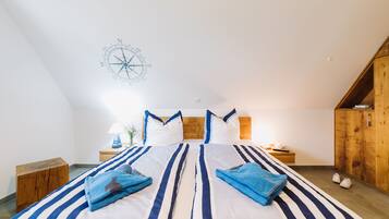 3 bedrooms, iron/ironing board, free WiFi, wheelchair access