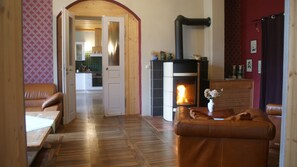 TV, fireplace, DVD player, table tennis