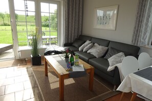 Smart TV, DVD player - Friedrichskoog-Spitze, dike view, quiet location, short distances, family friendly (Friedrichskoog)
