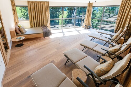 New apartment hotel **** with mountain views, sauna, bike room, WiFi & parking