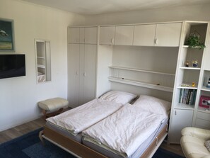 Zimmersafe, Bügeleisen/Bügelbrett, Reisekinderbett, kostenloses WLAN