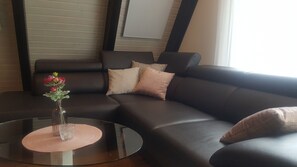 Téléviseur connecté, livres, chaîne audio