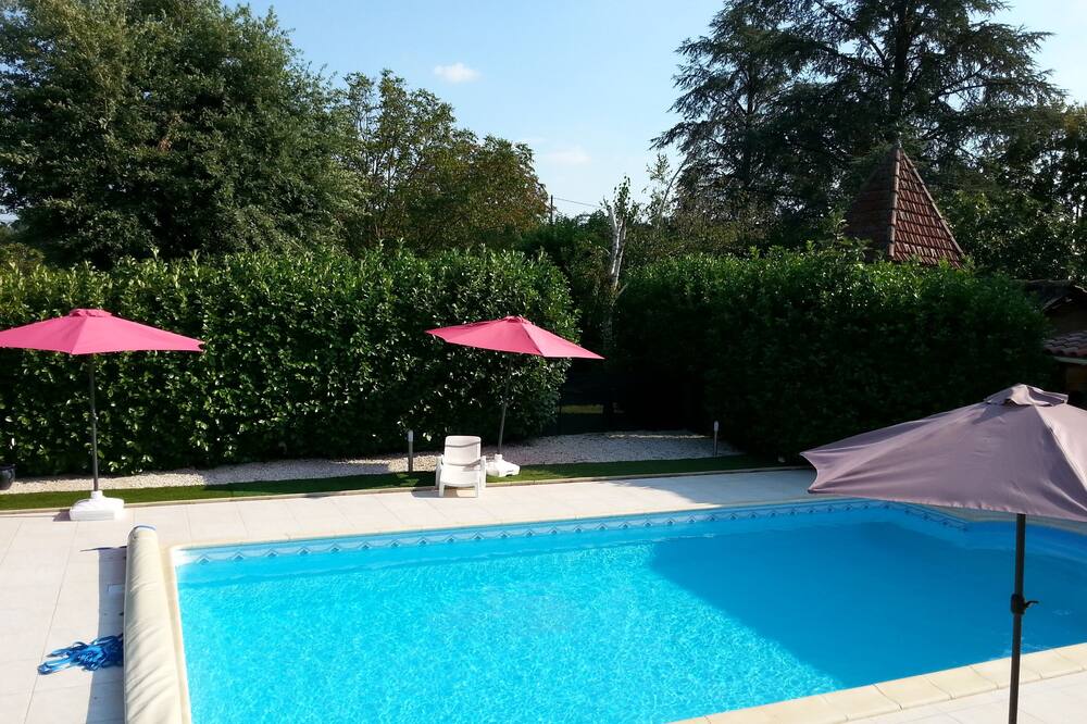 Villa avec la piscine , cinéma privé; dormir 23.