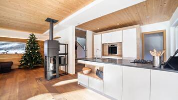 Kühlschrank, Ofen, Herdplatte, Geschirrspüler