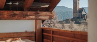 Endroit calme et ensoleillé avec une vue magnifique sur Merano et ses environs.