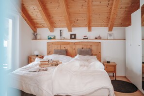 1 bedroom, free WiFi, bed sheets - Quiet, very sunny location with phenomenal views over Merano and the surrounding area. (Hafling)
