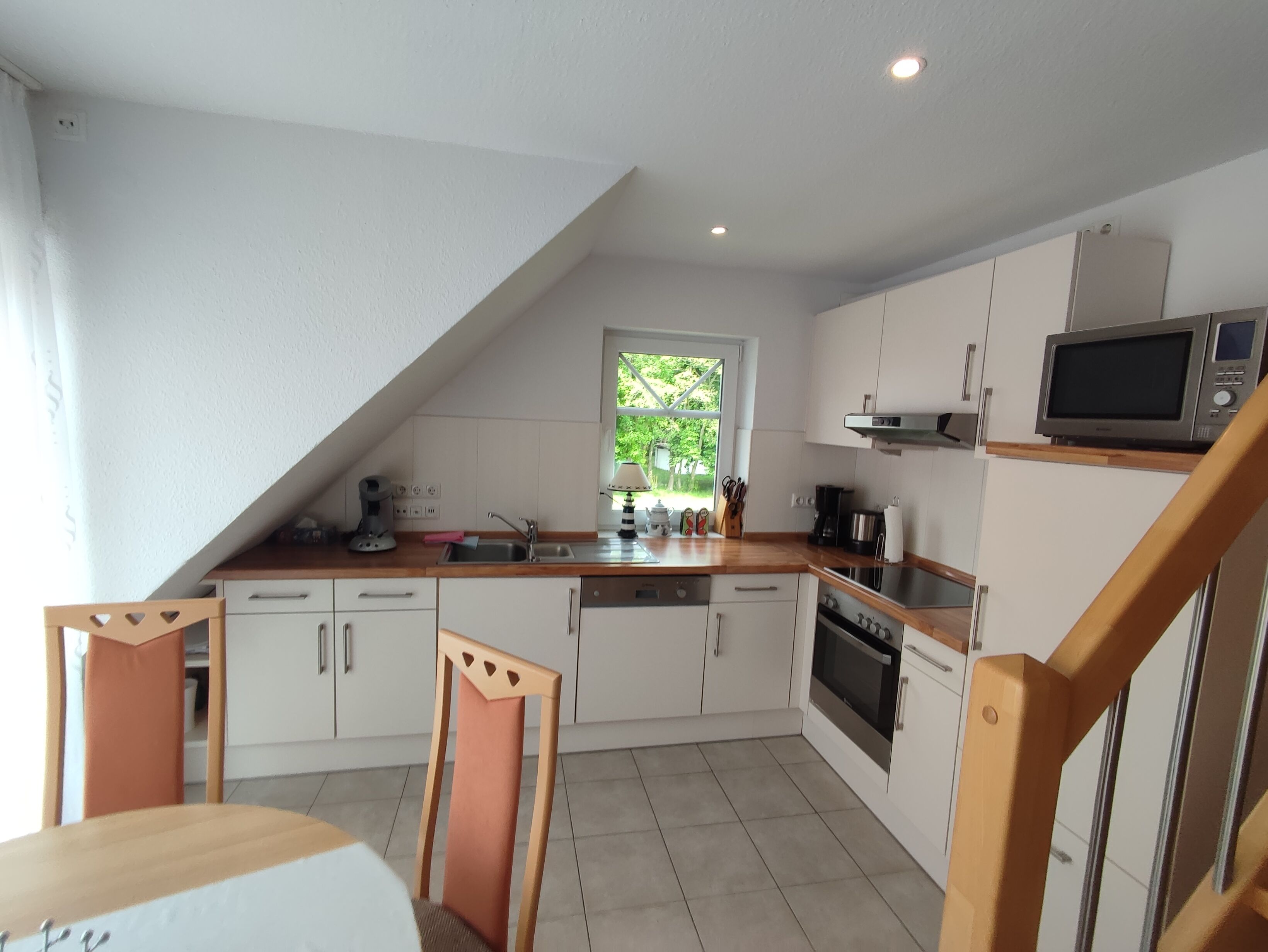 Comfortable new apartment (2012) with balcony, close to the beach, quiet, allergy-friendly