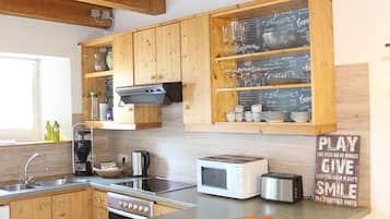 冷蔵庫、電子レンジ、コンロ、食器洗い機