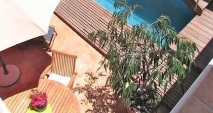 Villa, eigener Pool, Internet, nah am Meer, Innenhof, Top Ausstattung.