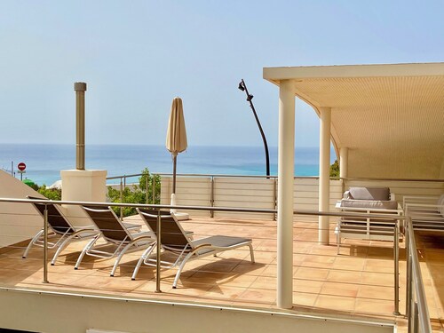 Big bungalow w/private pool, few min. from the sea, protected inner courtyard